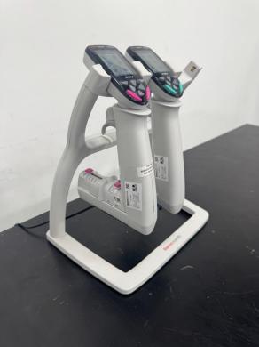 Thermo Scientific E1-ClipTip Electronic Pipette Equalizers with Charging Stand-cover