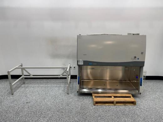 Labconco Logic+ 5' BioSafety Cabinet Model 3450809 for Controlled Biological Sample Handling-cover