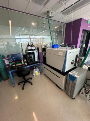 Thermo Fisher Orbitrap ID-X High-Resolution Accurate-Mass LC/MS System-cover