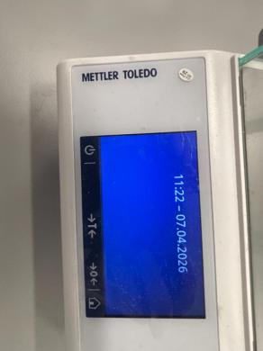 Mettler Toledo ML104T Analytical Balance with Draft Shield and Touchscreen-cover