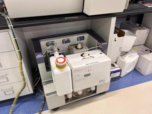 BD FACSCanto II Multicolor Benchtop Flow Cytometer-cover