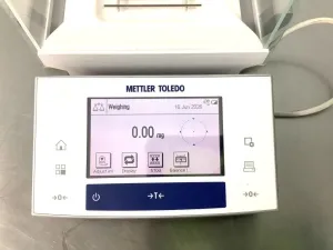 Mettler Toledo XS105 Analytical Balance with 0.01 mg Readability and 120 g Capacity, 6 of 11