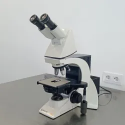 Leica DM2500 Trinocular Microscope, 11 of 16
