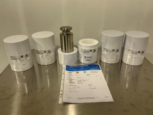 METTLER TOLEDO 5 kg Nominal Calibration Weight Set, Model 30406482, Set of 5 Pieces-cover