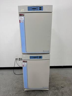 Thermo Forma Series II Water Jacket Doublestack CO2 Incubator Model 3110-cover