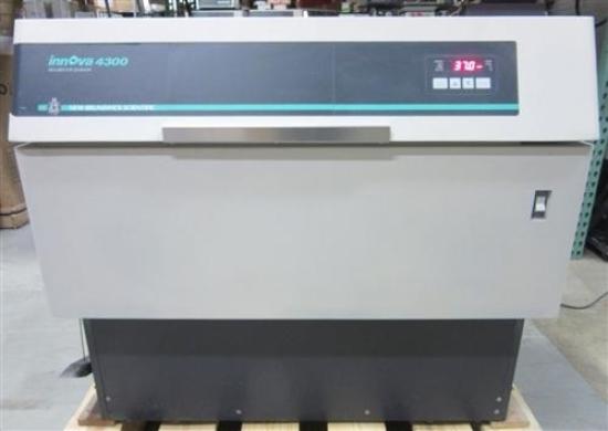 New Brunswick Innova 4300 Incubator Shaker-cover