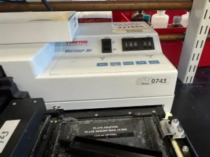 Thermo Fisher Scientific MultiDrop 384 Microplate Washer Model 832 for High-Throughput Screening, 3 of 3