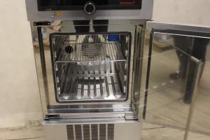 Memmert ICP55 Compressor-Cooled Laboratory Incubator with Precise Temperature Control, 3 of 4