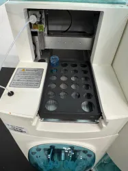 Innovatis Cedex HiRes Analyzer for High-Resolution Bioprocess Monitoring, 3 of 4