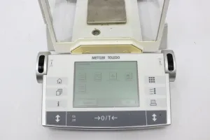 Mettler-Toledo AX205 Analytical Balance 220g 0.01mg with Internal Calibration and Draft Shield Doors, 5 of 11