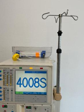 Fresenius Medical Care 4008 S Hemodialysis Machine for Renal Therapy-cover