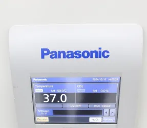 Panasonic MCO-170AICUV-PA CO2 Incubator with Touchscreen Control, 5.8 cu.ft. Capacity, 2 of 9