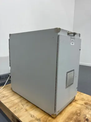 Varian 949-9392 Sound-Insulated Vacuum Pump for Laboratory Applications