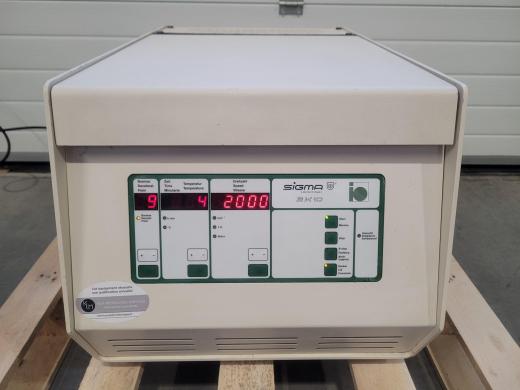3K10 refrigerated centrifuge with 1 rotor-cover