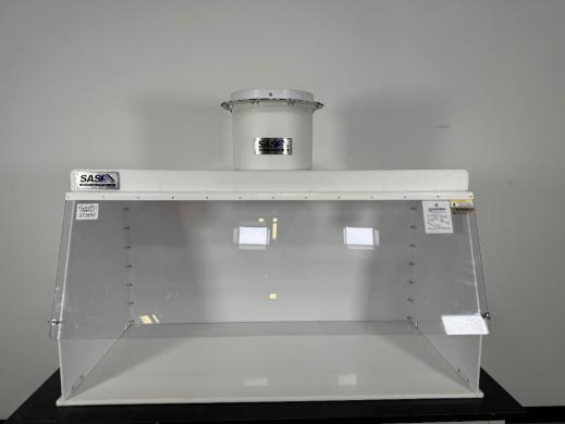 Sentry Air Systems 4' Enclosed Workspace for Laboratory Use-cover