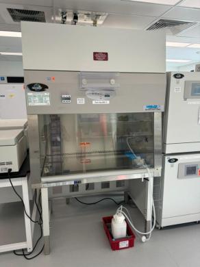 Nuaire LabGard ES Class II Type A2 4' Biological Safety Cabinet-cover