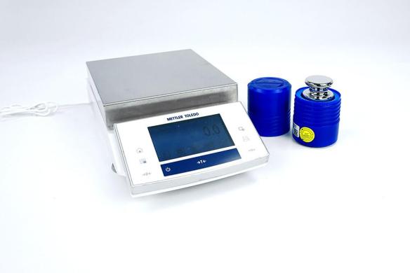 Mettler Toledo XS4001S Precision Balance, 4100 g Capacity, 0.1 g Readability-cover
