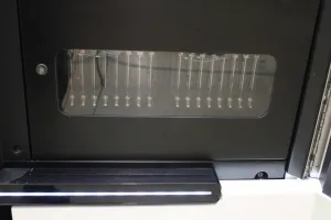 Illumina HiSeq 2000 DNA Sequencer for High-Throughput Genomic Analysis, 2 of 11
