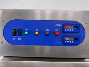 Baker Isogard IG12 Dual Chamber Glovebox with Integrated Control Panel, 3 of 4