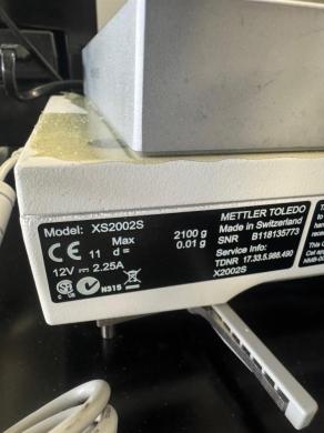 Mettler Toledo XS2002S Digital Analytical Balance with Touchscreen and Stainless Steel Platform-cover