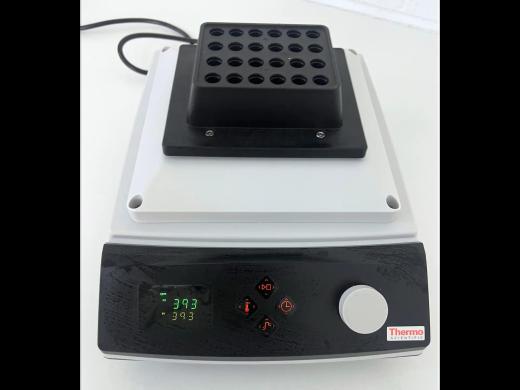 Thermo Scientific Digital Heating Shaking Drybath with Integrated Temperature Control and Variable Speed Shaking-cover