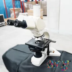 Leica DMLS Upright Optical Microscope with Canon Camera and Phase-Contrast Objectives, 2 of 14