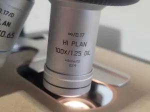 Leica DM2000 Upright Compound Microscope with 3 Infinity-Corrected Objectives, 9 of 12