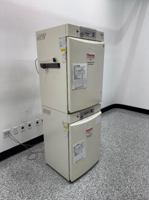 Thermo Forma Model 310 Direct Heat Double Stack CO2 Incubator for Cell Culture-cover