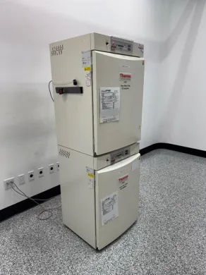 Thermo Forma Model 310 Direct Heat Double Stack CO2 Incubator for Cell Culture