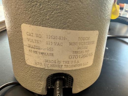VWR Fixed Speed Mini Vortexer Model 945303 for Consistent Sample Mixing-cover