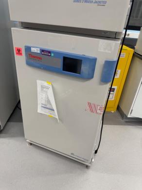 Thermo Scientific Forma Series 3 Water Jacketed Doublestack CO2 Incubator for Cell Culture-cover