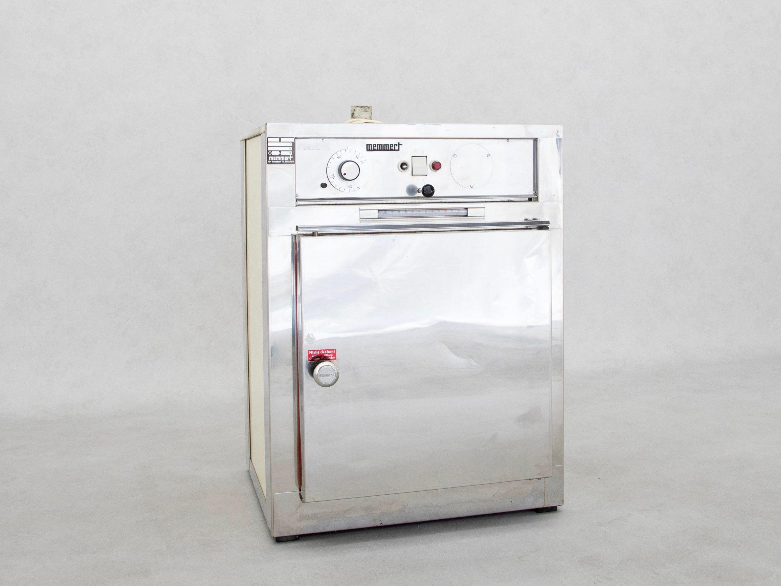 Memmert TV30U Laboratory Oven for Heat Treatment and Drying