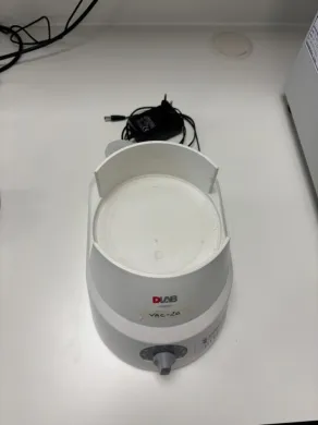 Dlab Safevac Laboratory Vacuum Pump with Adjustable Vacuum Control