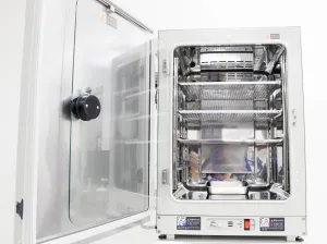 Sanyo MCO-18AIC CO2 Incubator 170L with Direct Heat and Humidity Control, 8 of 10