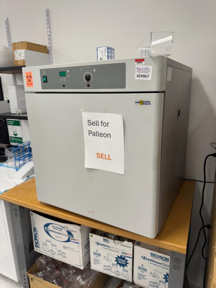 Shel Lab VWR Model 1535 Laboratory Incubator with Digital Temperature Display