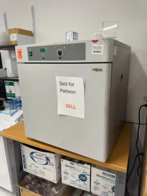 Shel Lab VWR Model 1535 Laboratory Incubator with Digital Temperature Display