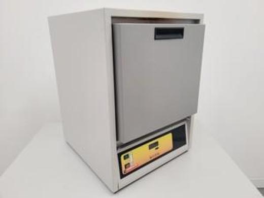 Carbolite Furnace Oven ELF 11/14 1100˚C Temp 3Kw Lab-cover