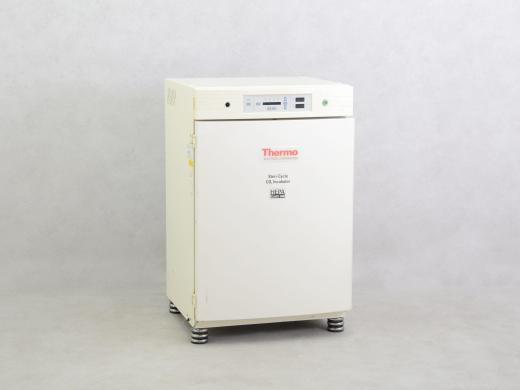 Thermo Scientific 371 CO2 Incubator for Controlled Cell Culture Applications-cover