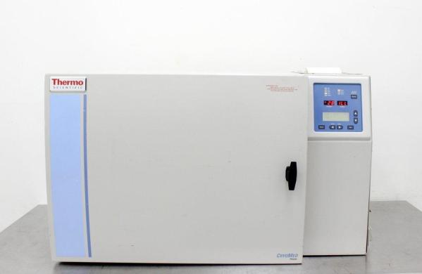 Thermo 7452 CryoMed Ultra Low Temperature Cryogenic Freezer with LCD Display and LN2 Injection-cover