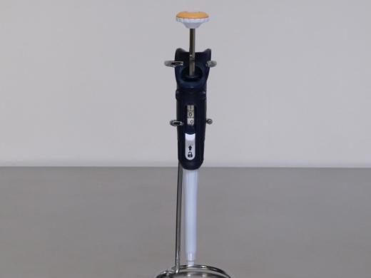 Gilson MICROMAN M100E Manual Positive Displacement Pipette, 10–100 µL-cover