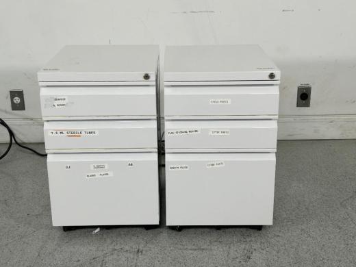 3-Drawer Rolling Cabinet with Lockable Top Drawer for Laboratory Storage-cover