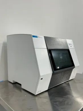 Agilent AriaDX Real-Time PCR Thermocycler with Integrated Touchscreen
