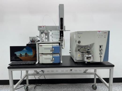 Thermo Fisher Scientific TSQ Quantum Ultra Triple Quadrupole Mass Spectrometer System-cover
