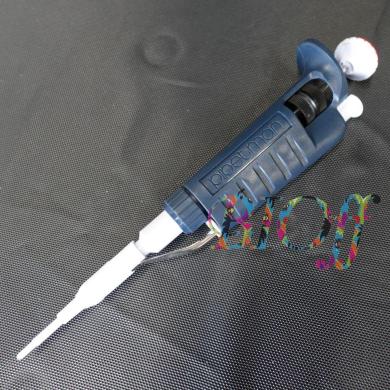 Gilson Pipetman P10 Adjustable Micropipette 1-10 µL-cover