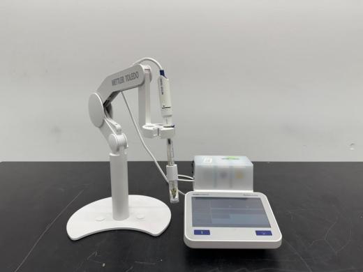 Mettler Toledo SevenExcellence Multiparameter Bench Meter with Motorized Electrode Arm-cover