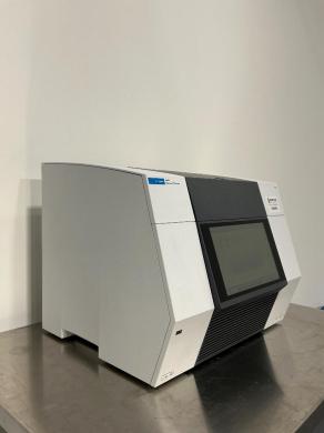 Agilent AriaDX Real-Time PCR Thermocycler with Integrated Touchscreen-cover
