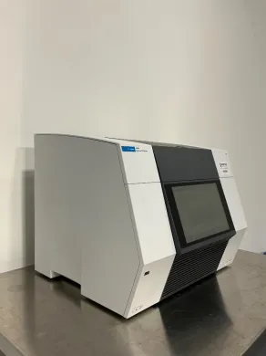 Agilent AriaDX Real-Time PCR Thermocycler with Integrated Touchscreen