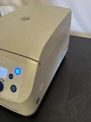Eppendorf 5425 Benchtop Centrifuge with FA Rotor, 15,200 rpm, 21,130 x g-cover