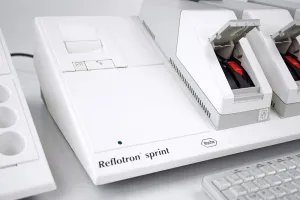 Roche Reflotron Sprint Clinical Chemistry Analyzer Spectrophotometer with Barcode Scanner and Keyboard, 4 of 7