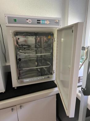 Heraeus Function Line Incubator-cover